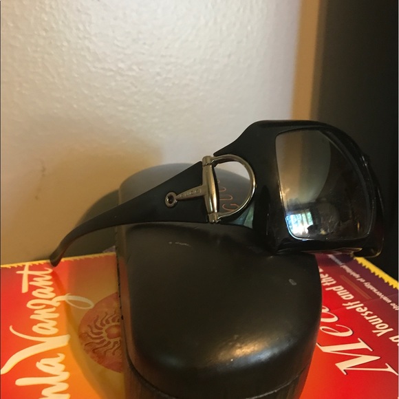 AUTHENTIC Gucci sunglasses. ADORABLE..