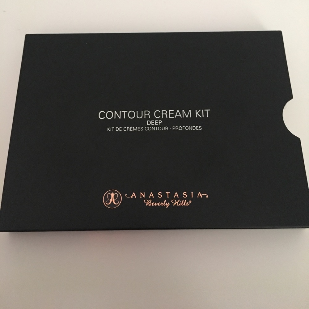 Anastasia Beverly hills contour kit