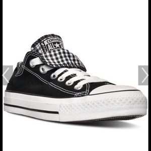 converse women's sz 7 blk/white double tongue