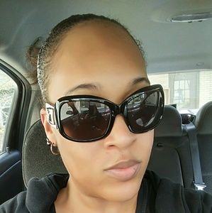 Meet your Posher, Renita