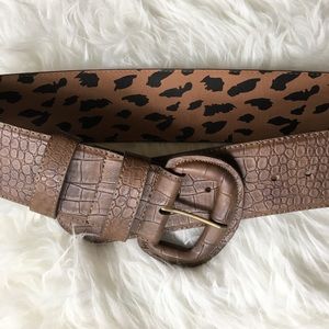 Brand new never worn Betsy Johnson belt
