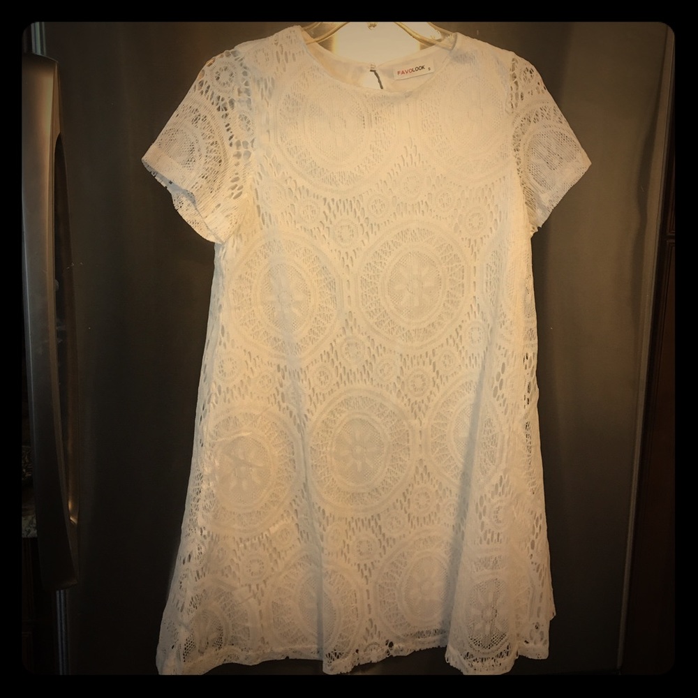 MAKE AN OFFER‼️NEW Favolook Lace Dress