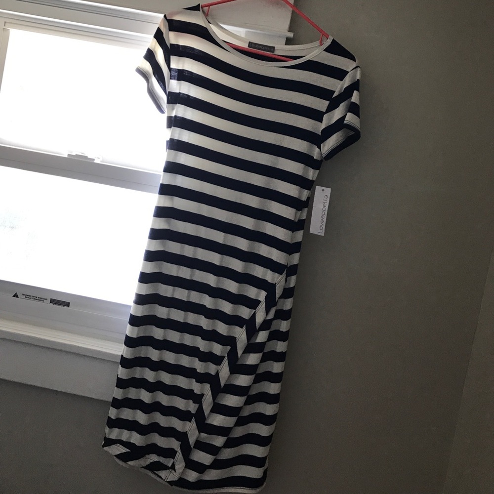 NWT Loveappella dress medium navy/light cream