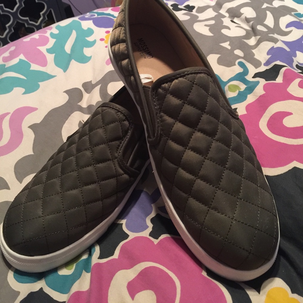 Slip on shoes! Never been worn*****