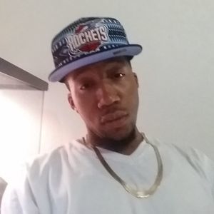 Meet your Posher, Tee