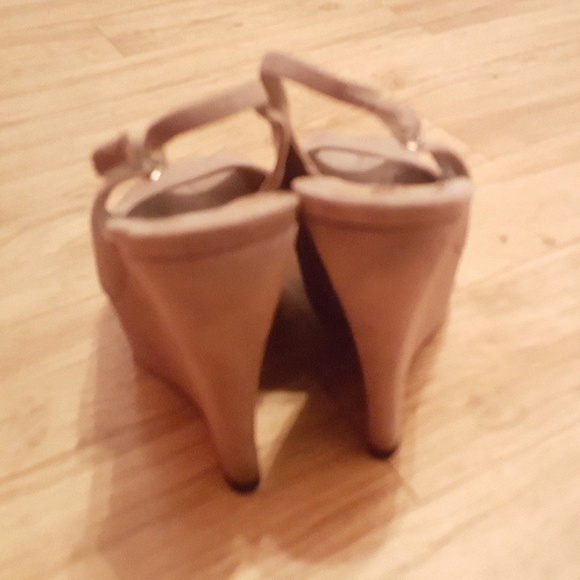 Authentic Gucci Wedges - Picture 2 of 4