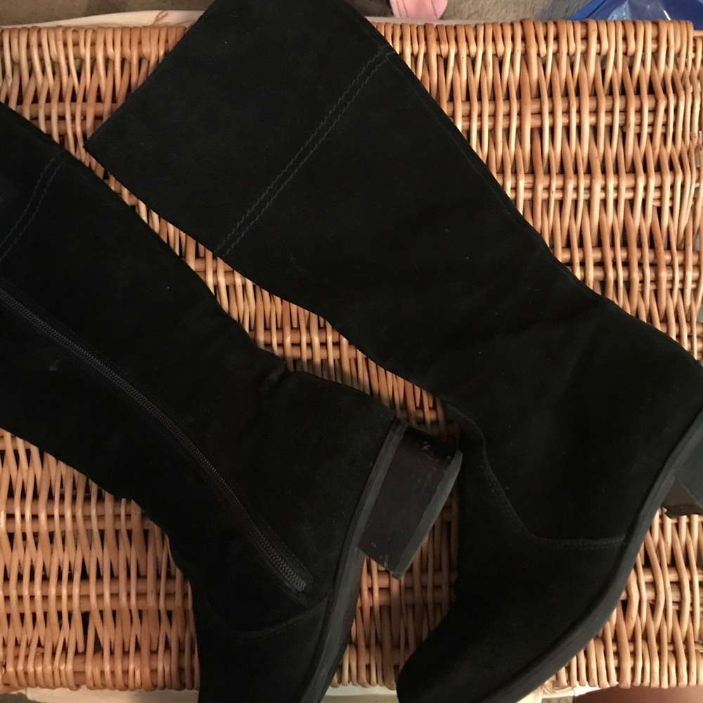 La Canadienne Black Suede Riding Boots