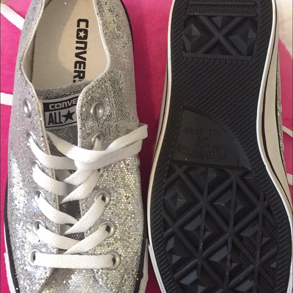 Converse new Size 8 Women's