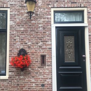 Meet your Posher, Ada