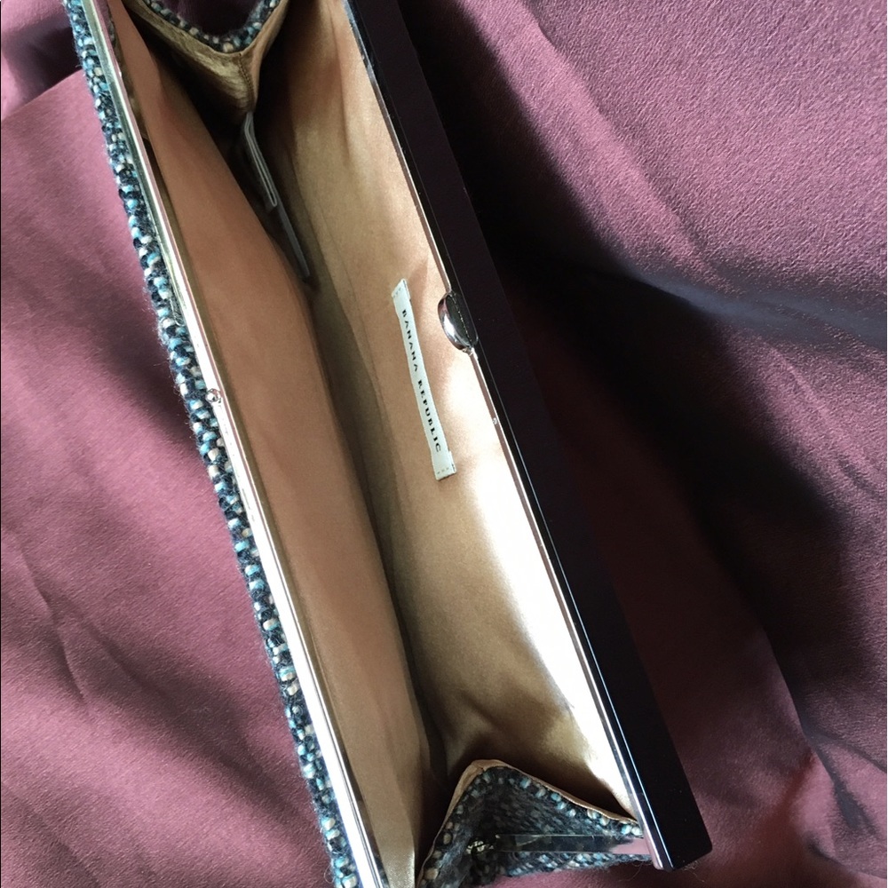 Banana Republic Oversized Clutch - Picture 4 of 6