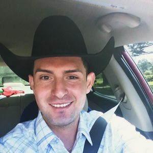 Meet your Posher, Adan