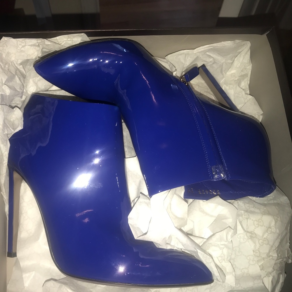 Worn 1 time !!!!  Super great condition !