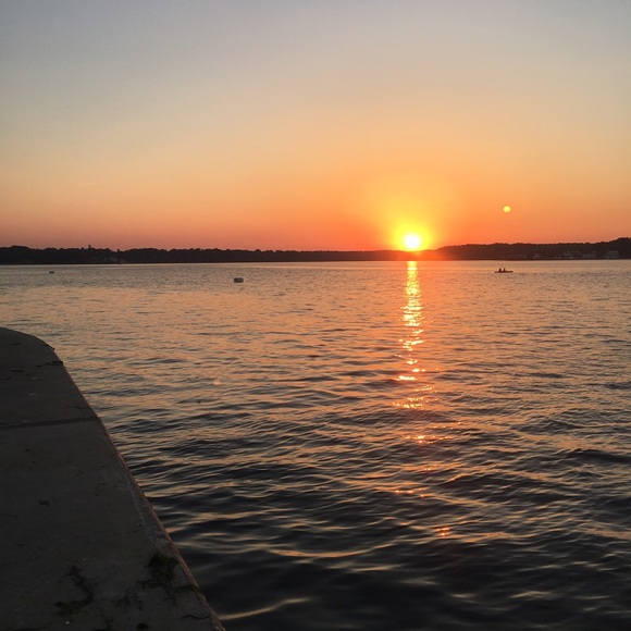 Meet your Posher, Kendall - Picture 1 of 1