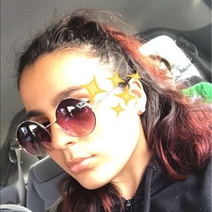 Meet your Posher, Dee