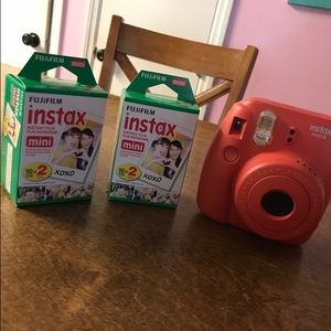 Insta X mini 8 polariod in raspberry with 40 film