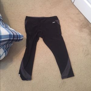 Avia running capris