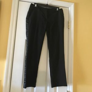 Black Capri pants