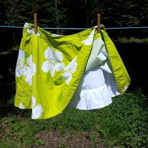 Hollister Flowery Mini with ruffled underskirt M
