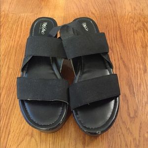 Flatform sandals with stretchy straps