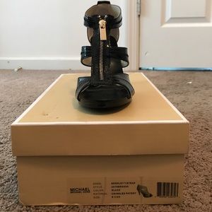 Micheal Kors Berkley T Strap