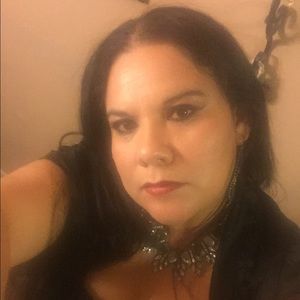 Meet your Posher, Elena