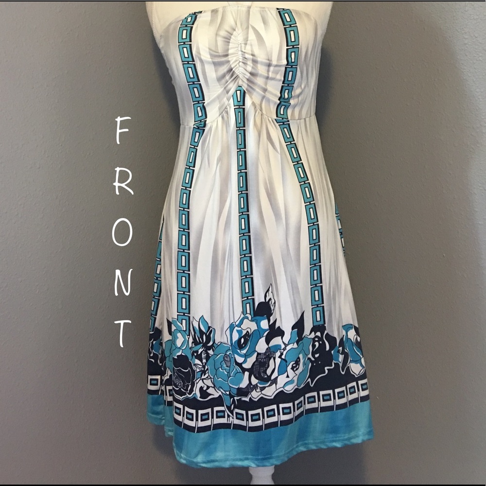 👗Pretty summer dress• ties on the neck• Medium👗