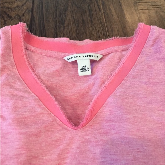 Banana Republic Basic Tee - Picture 2 of 4