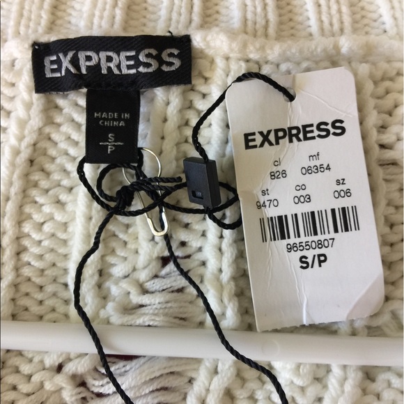 Express Deep V Cable Knit Sweater Size Small NWT - Picture 3 of 3
