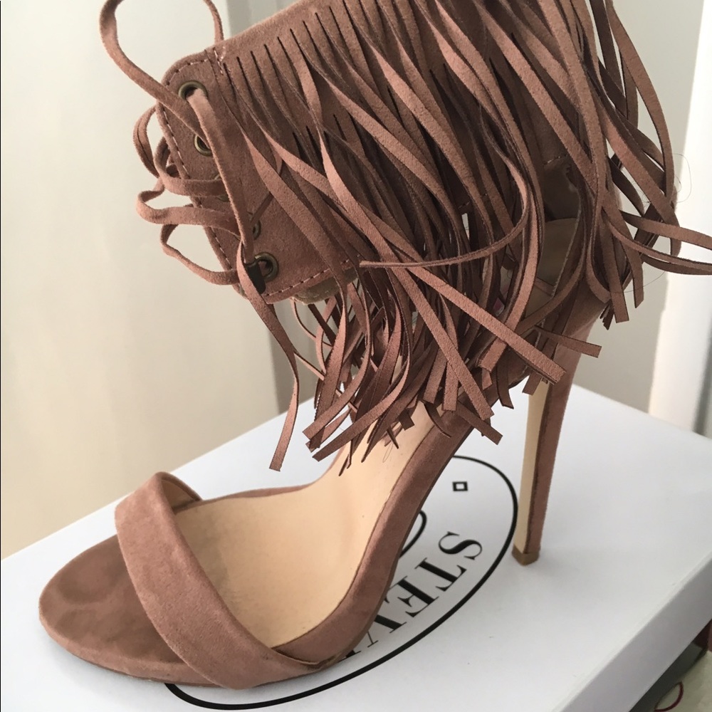 Nude fringe heels
