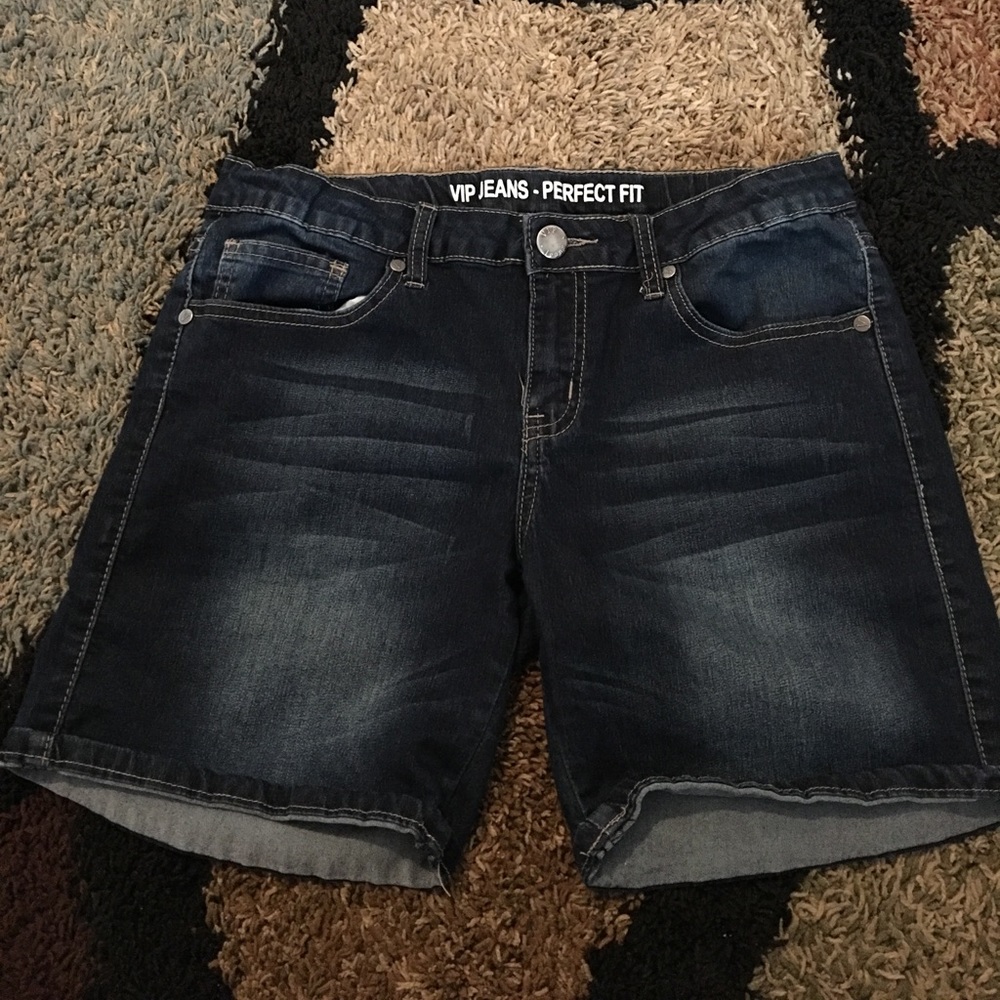 Stretchy denim shorts worn once