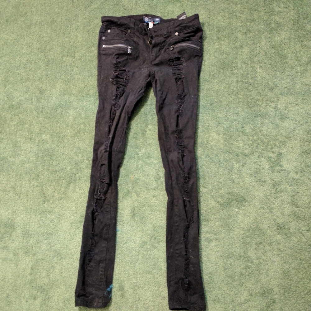 Distressed skinnies
