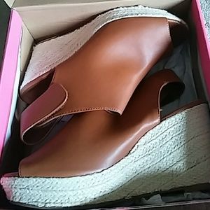 Cosmo-01 Wedges