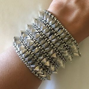 Bracelet silver pyramids