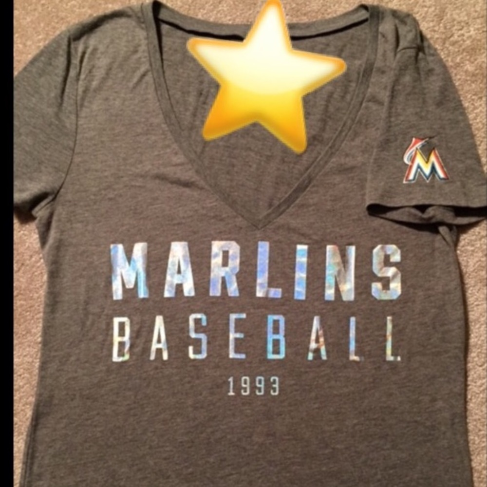 VS PINK MARLINS BASEBALL VNECK SZ SMALL
