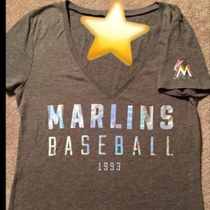 VS PINK MARLINS BASEBALL VNECK SZ SMALL
