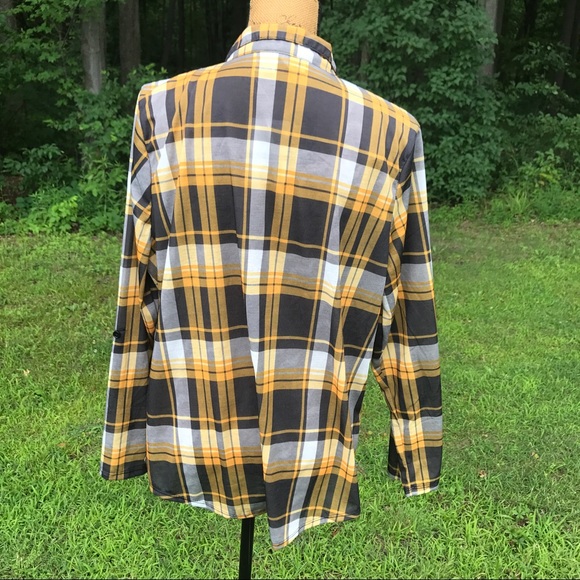NWT Button up Plaid Top - Picture 3 of 4