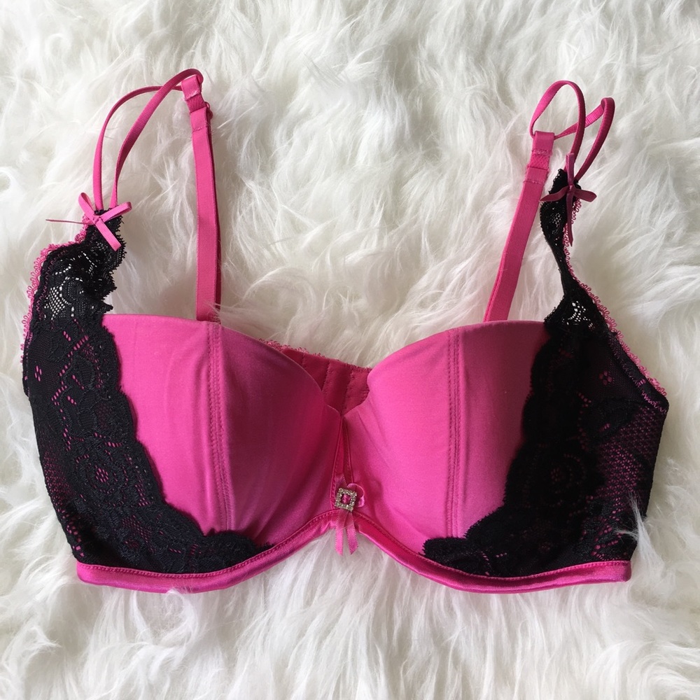 Brand new never worn Fredericks of Hollywood bra