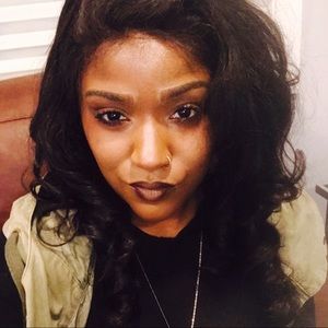 Meet your Posher, Valerie