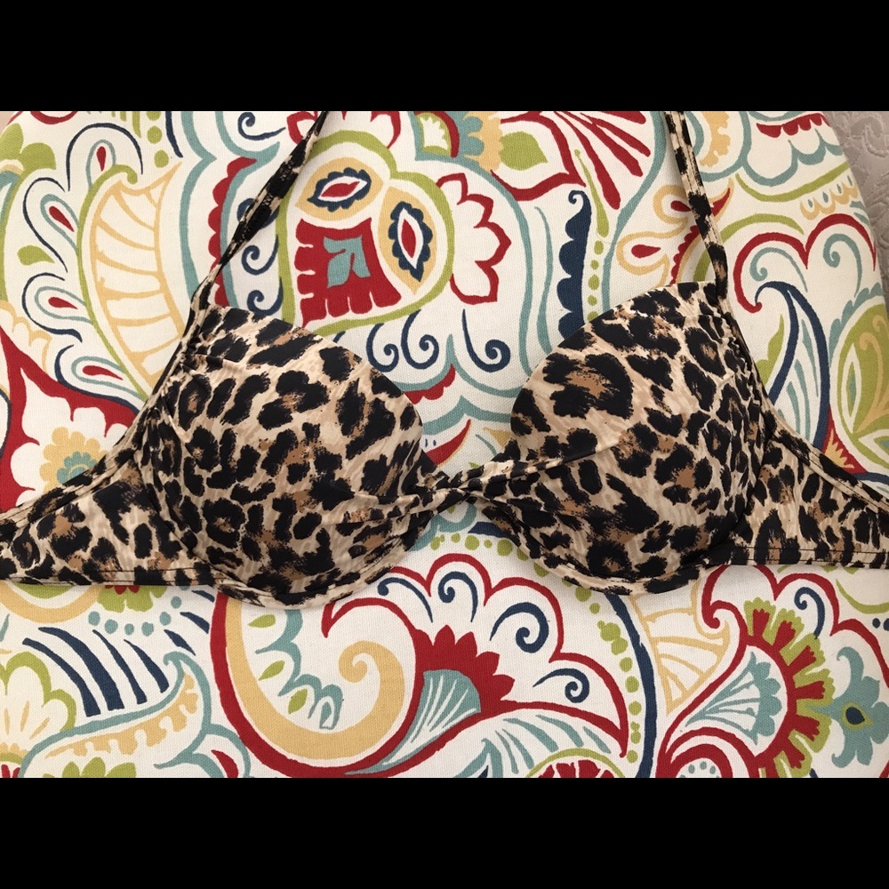 34 B Victoria's secret push-up bathing suit top