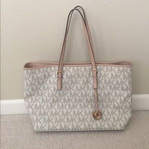Jet Set Travel Medium Tote