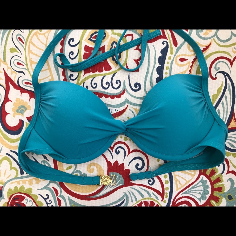 34 B Victoria's Secret push-up swim suit top