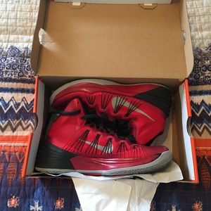 Nike Hyperdunk Basketball Court shoe. PRICE FIRM