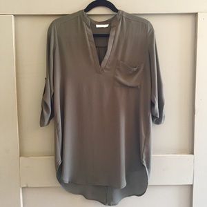 Lush Perfect Roll Tab Sleeve Tunic