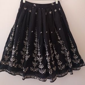 So Nice small black floral skirt