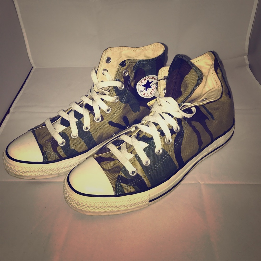 Converse Chuck Taylor. Men's size 9