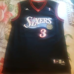 Allen Iverson black jersey