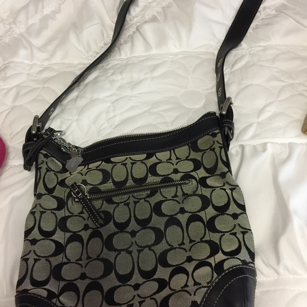 COACH BLACK AND GREY CROSSBODY