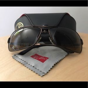 Ray Ban Sunglasses with Polarized Lenses