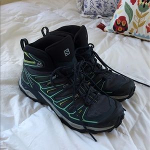 Solomon x ultr gortex woman's hiking boots 9