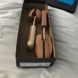 Clarks women's cedar shoe tree